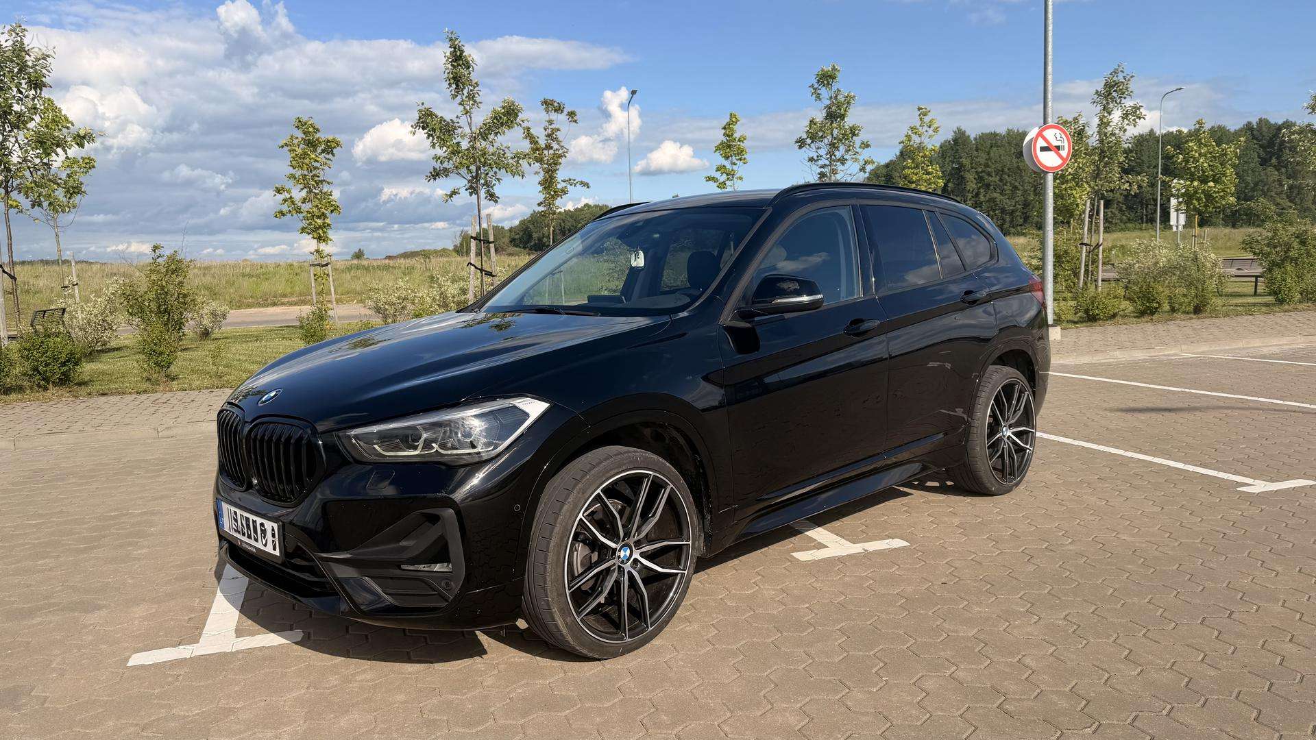 BMW X1.