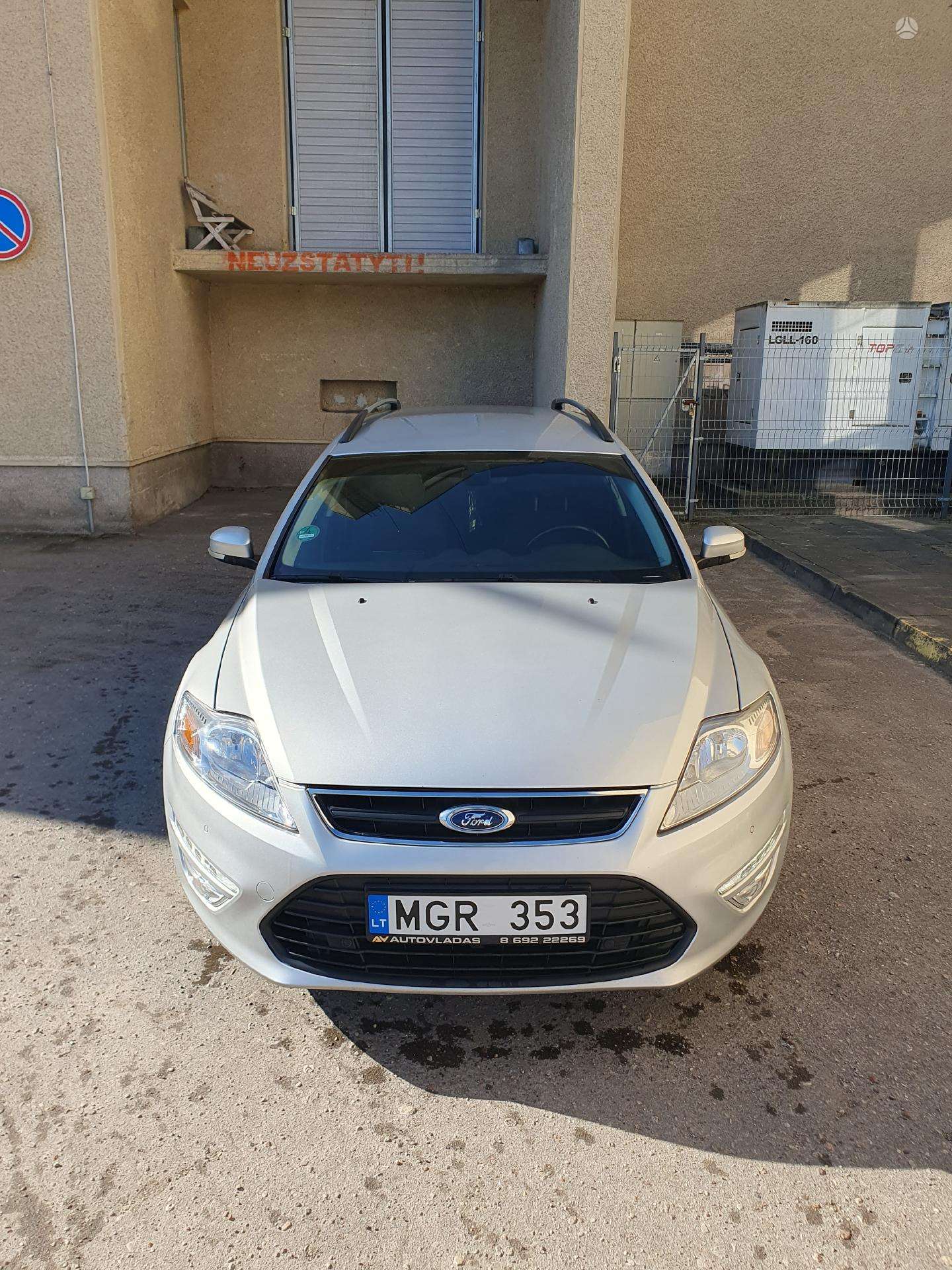Ford Mondeo.