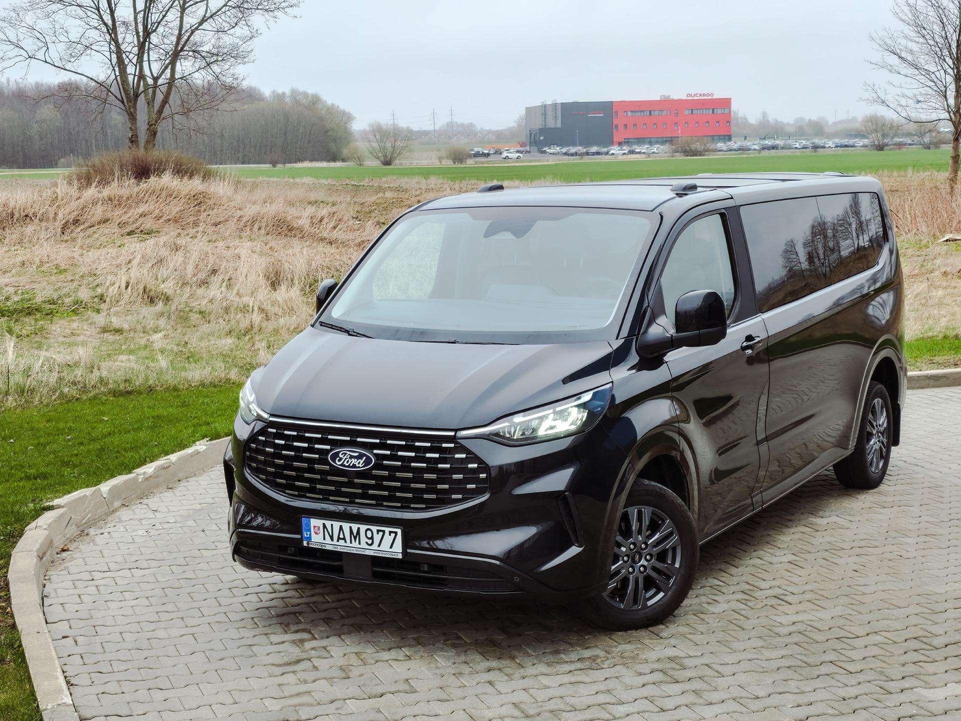 Ford Tourneo Custom.