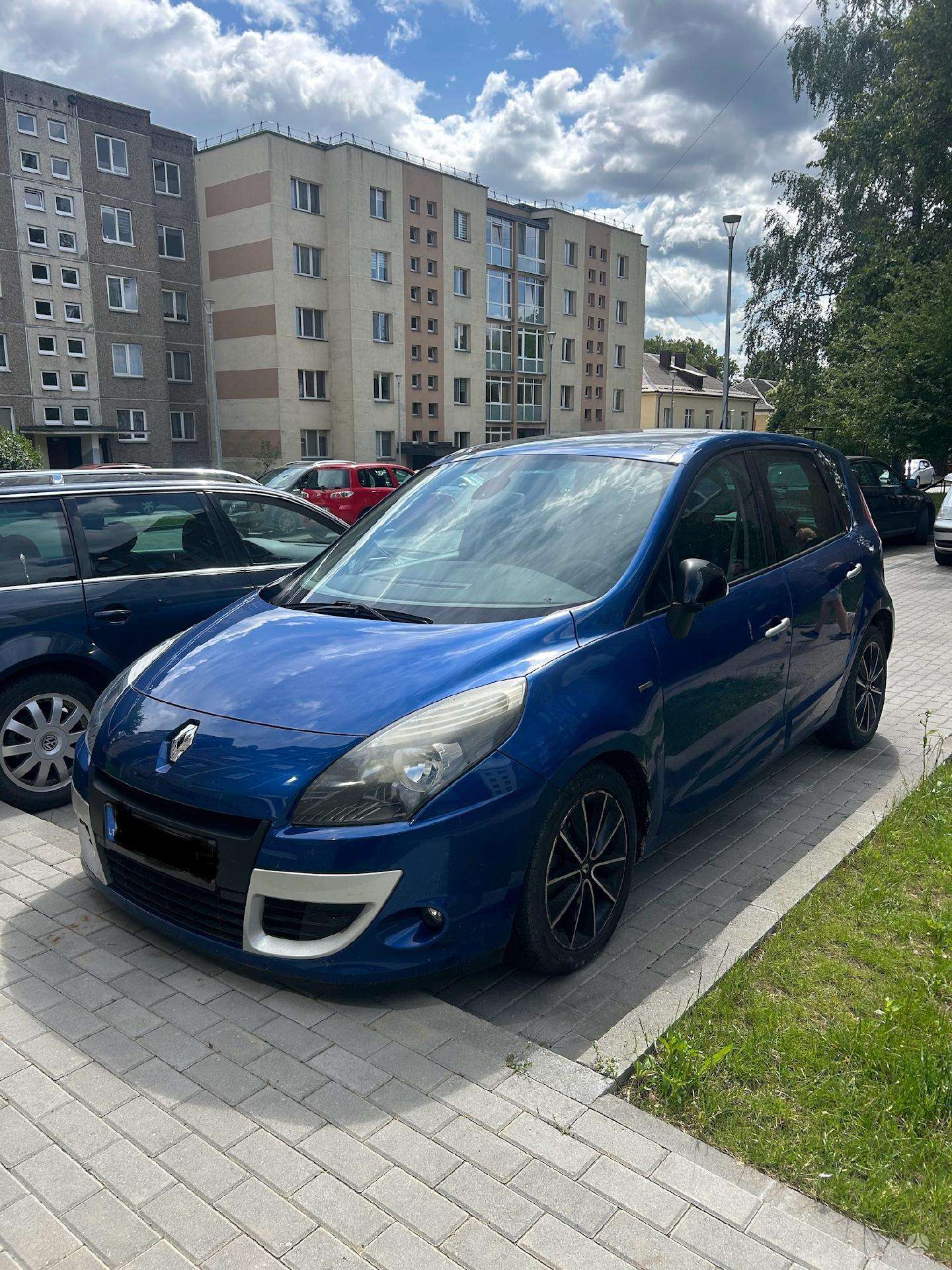 Renault Scenic.
