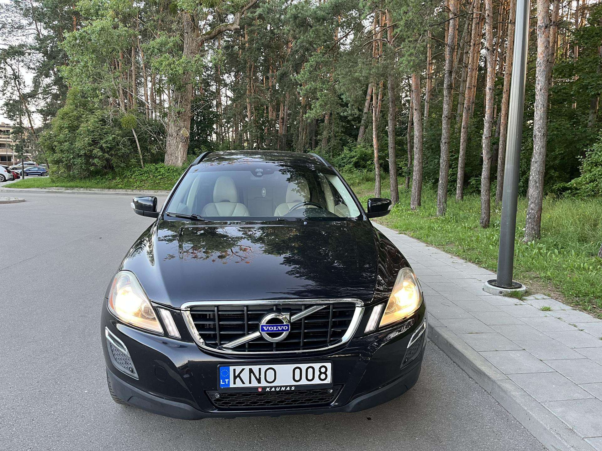 Volvo XC60.