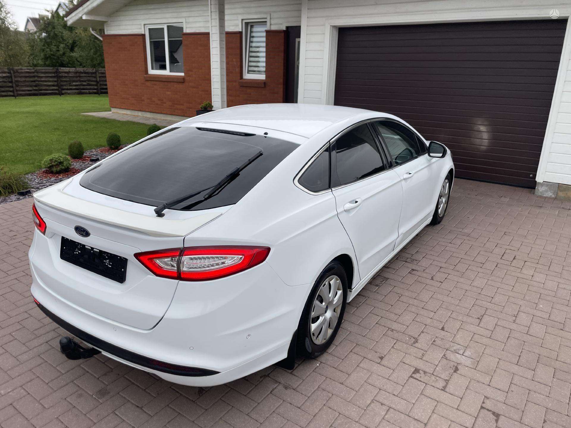 Ford Mondeo.