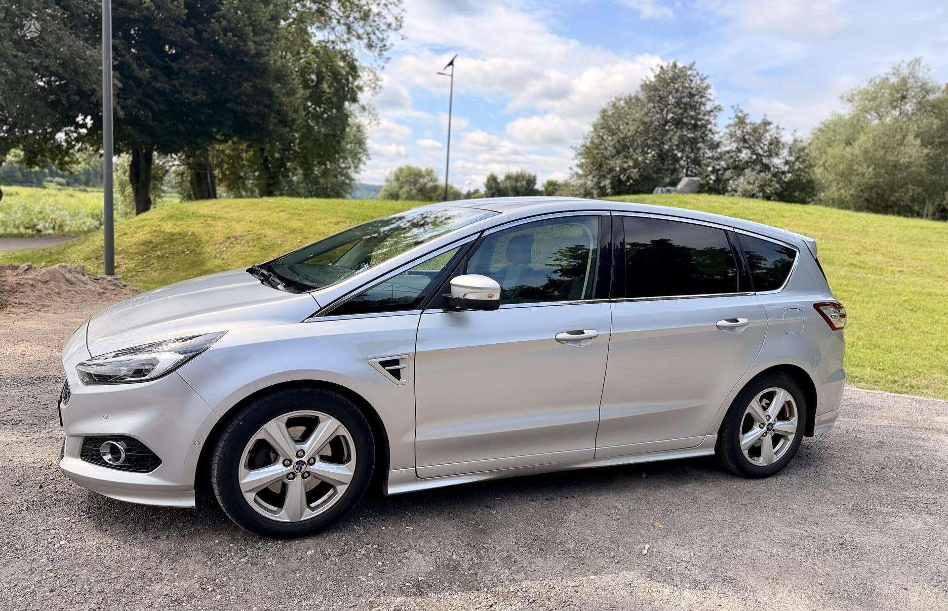 Ford S-MAX.