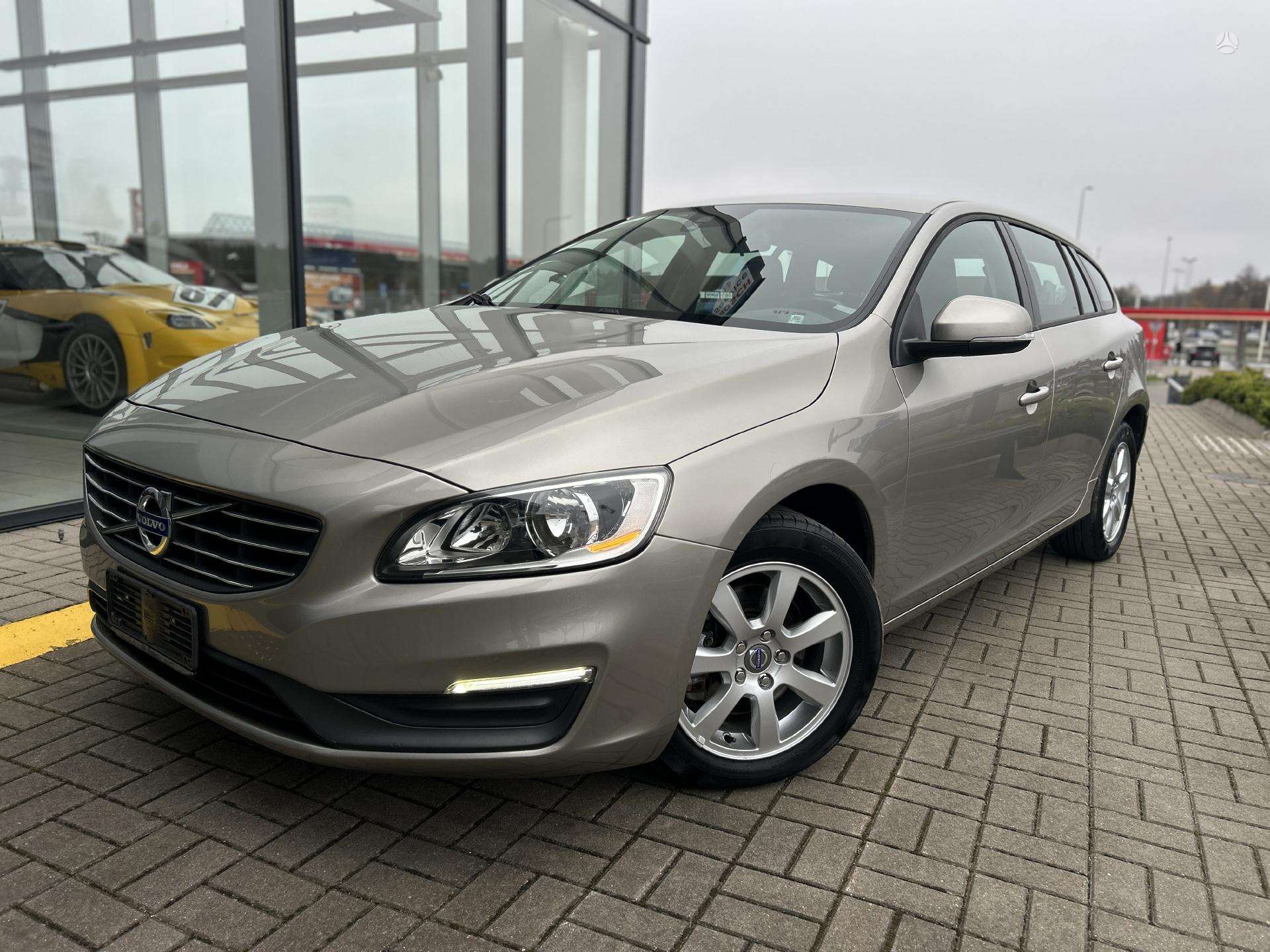 Volvo V60.