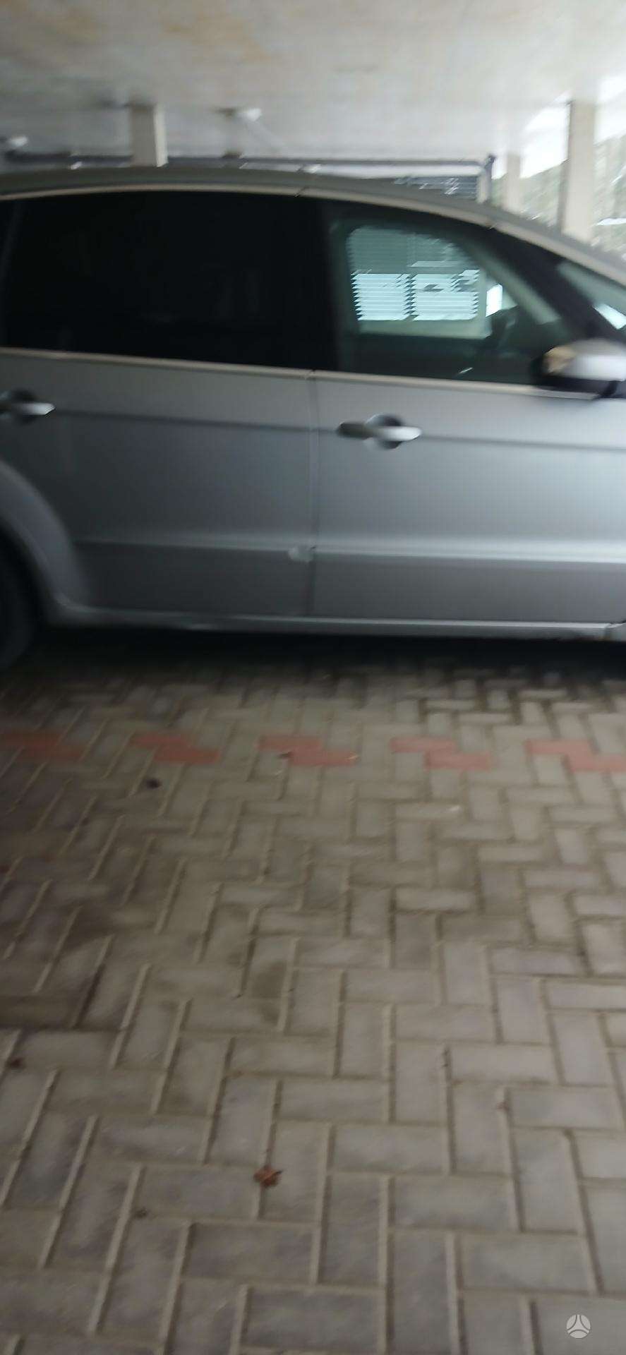 Ford S-MAX.