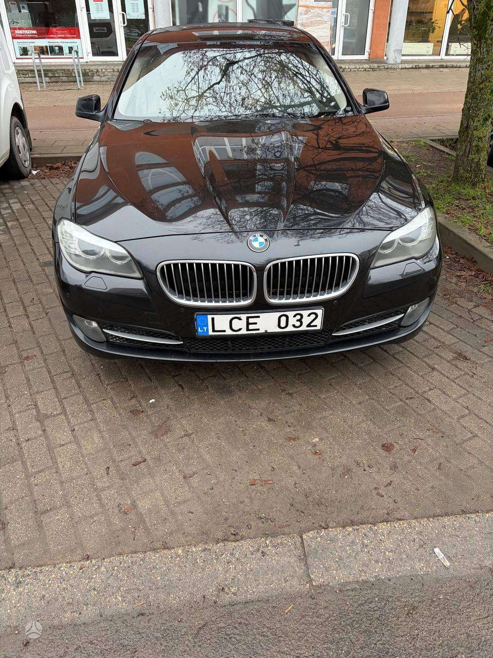BMW 525.