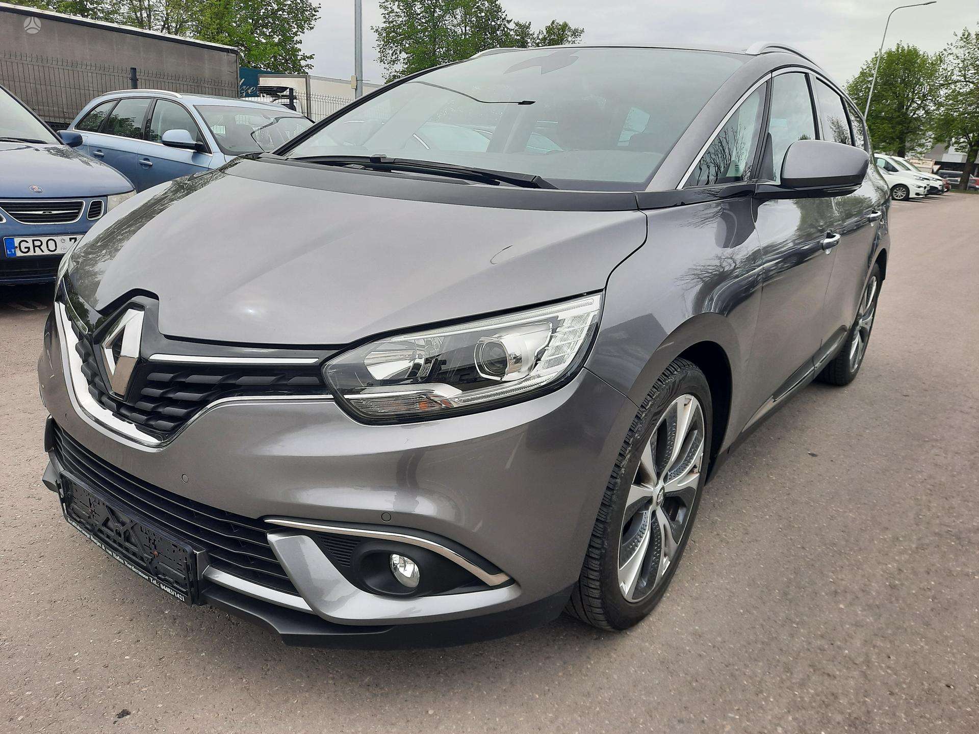 Renault Grand Scenic.