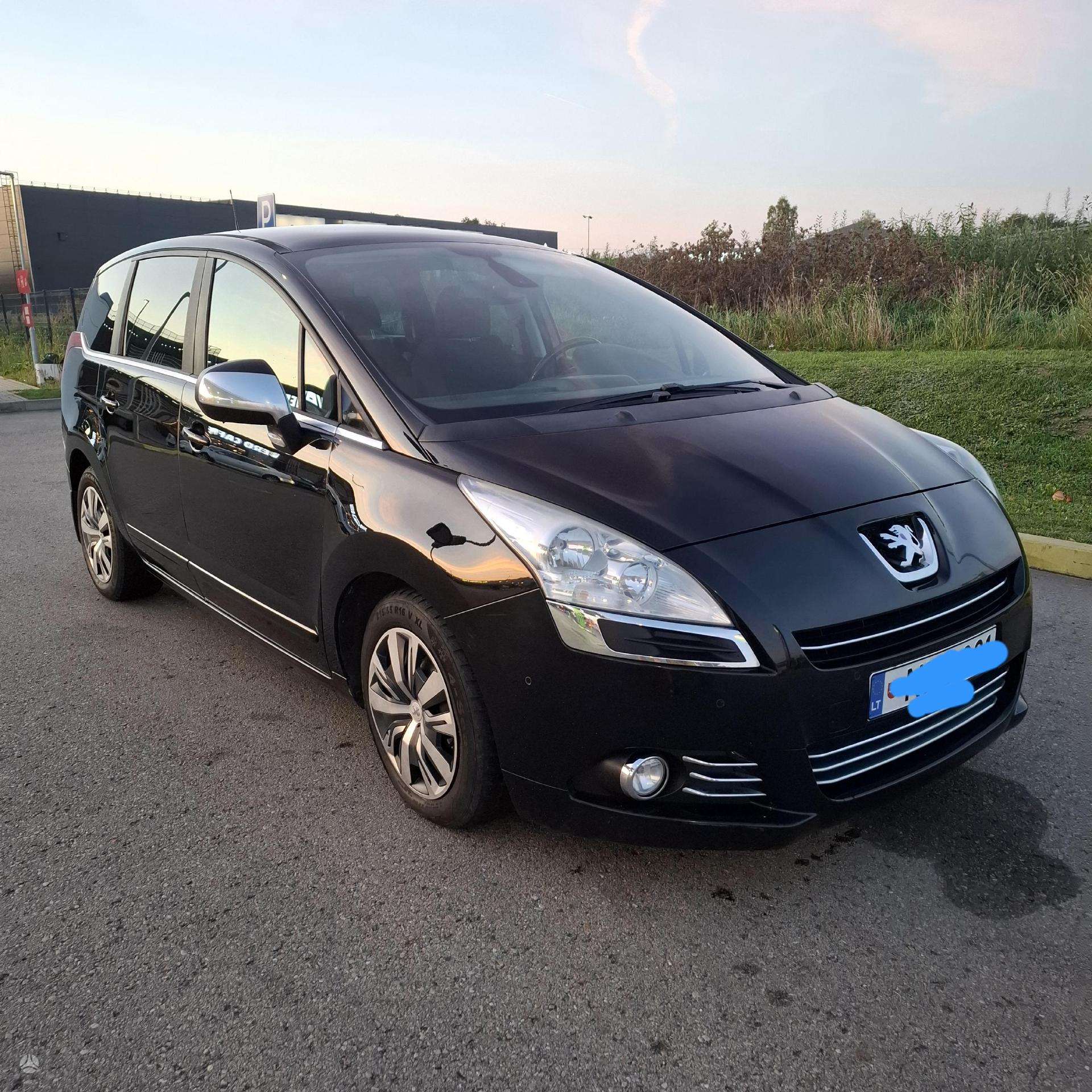 Peugeot 5008.