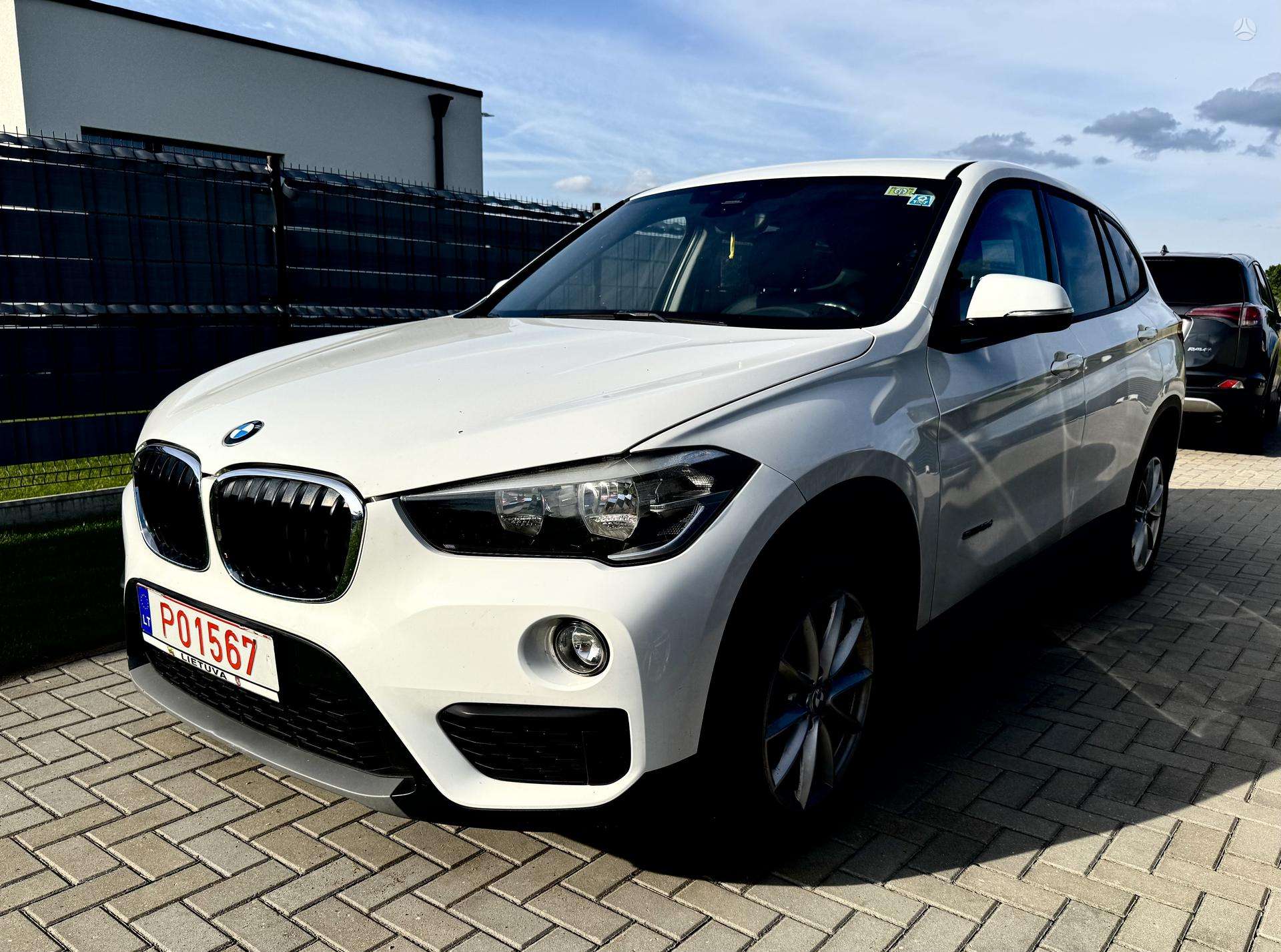 BMW X1.