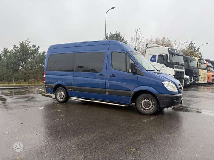Mercedes-Benz Sprinter.