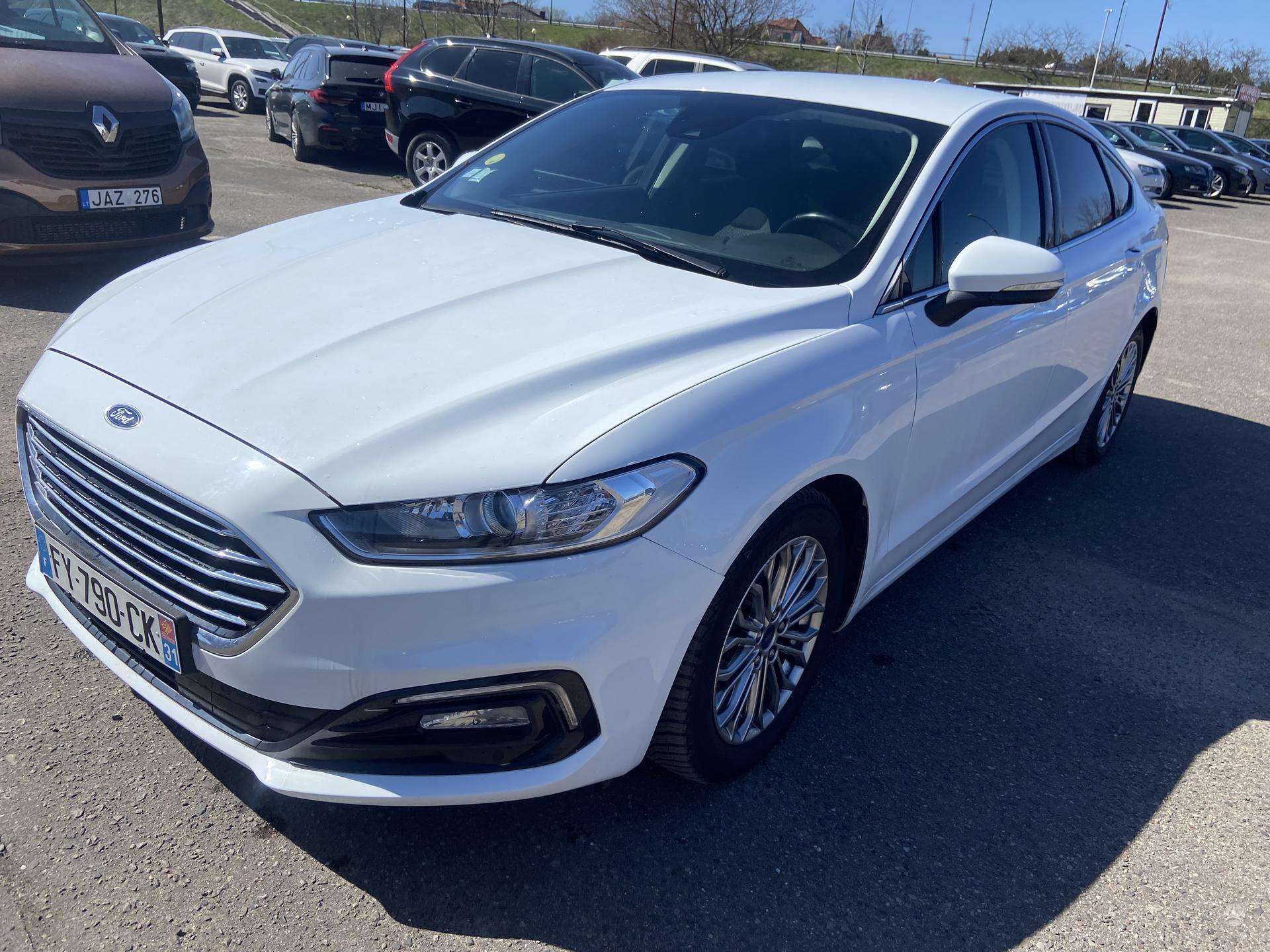 Ford Mondeo.