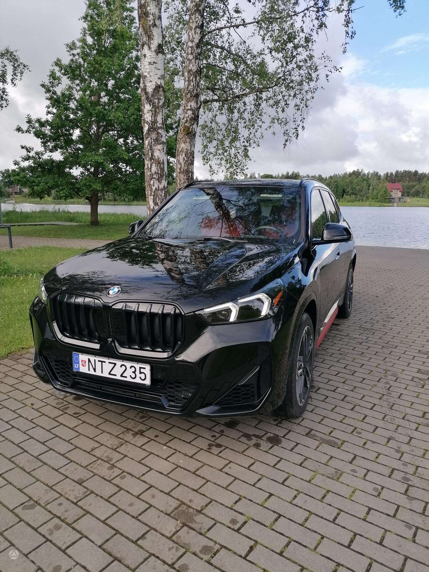 BMW X1.