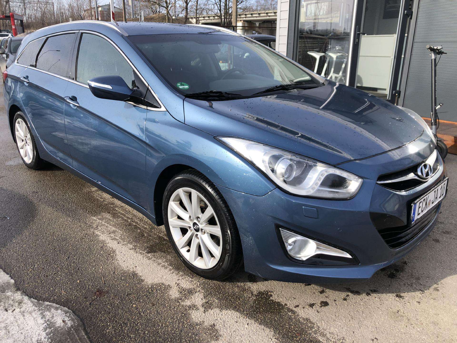 Hyundai i40.