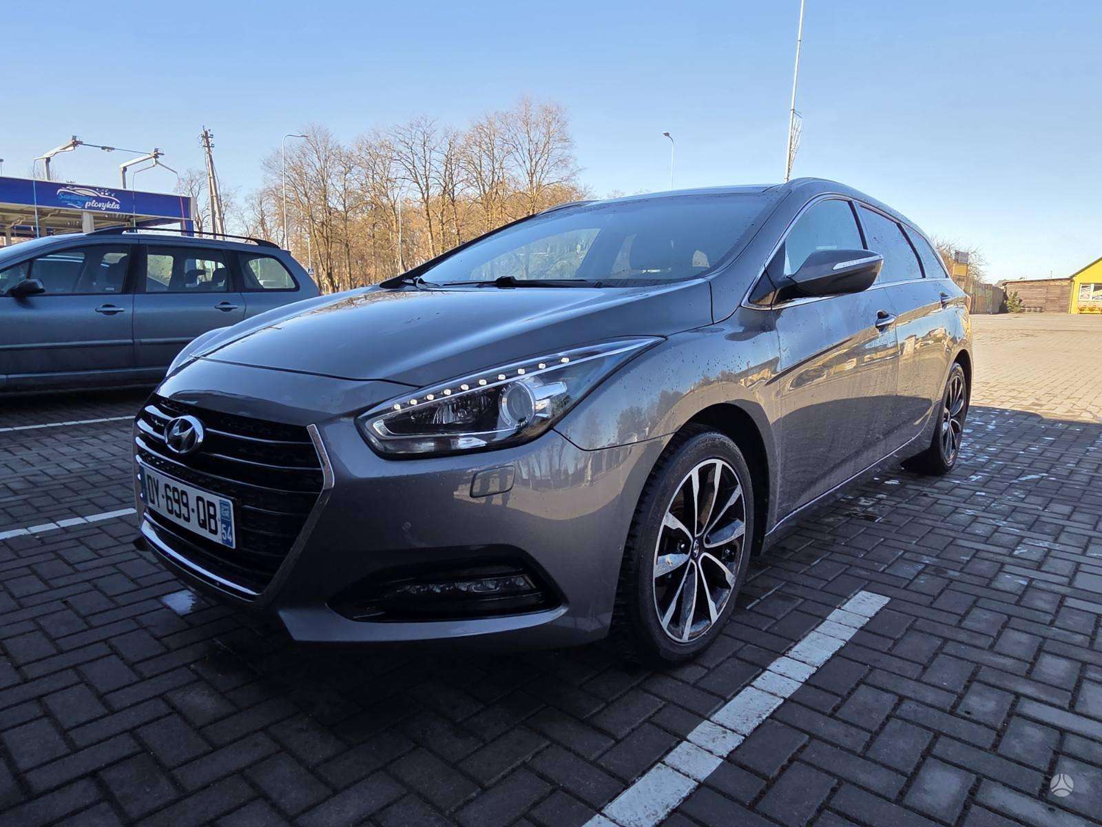 Hyundai i40.
