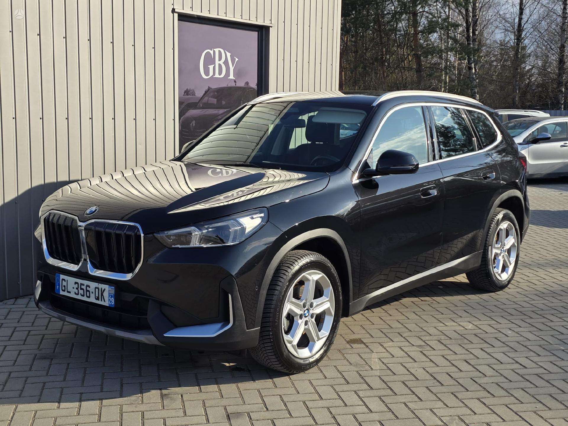 BMW X1.