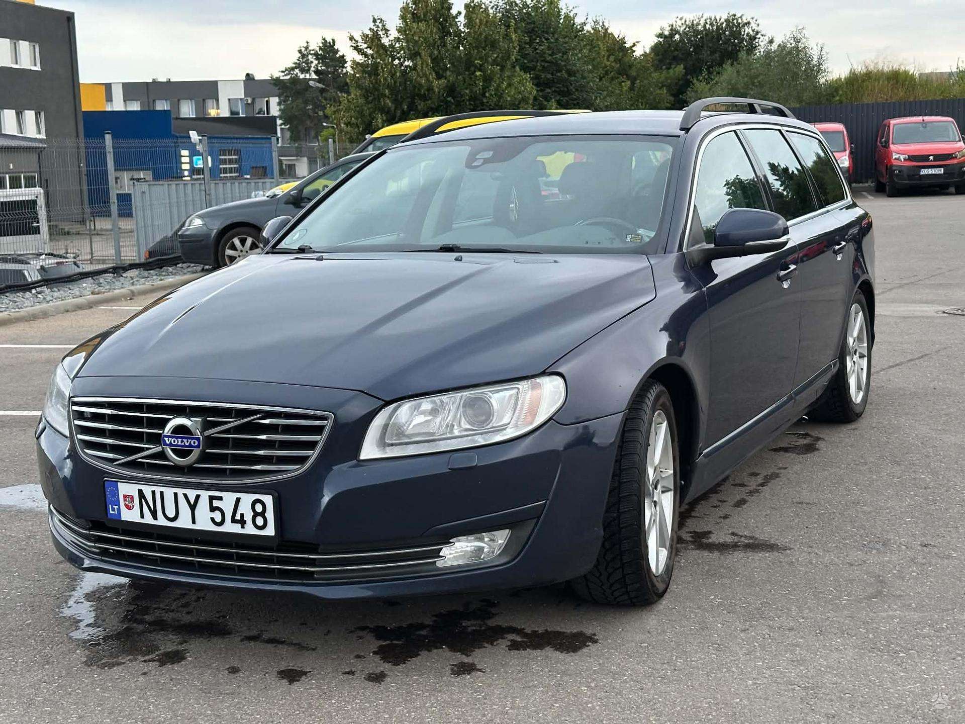 Volvo V70.