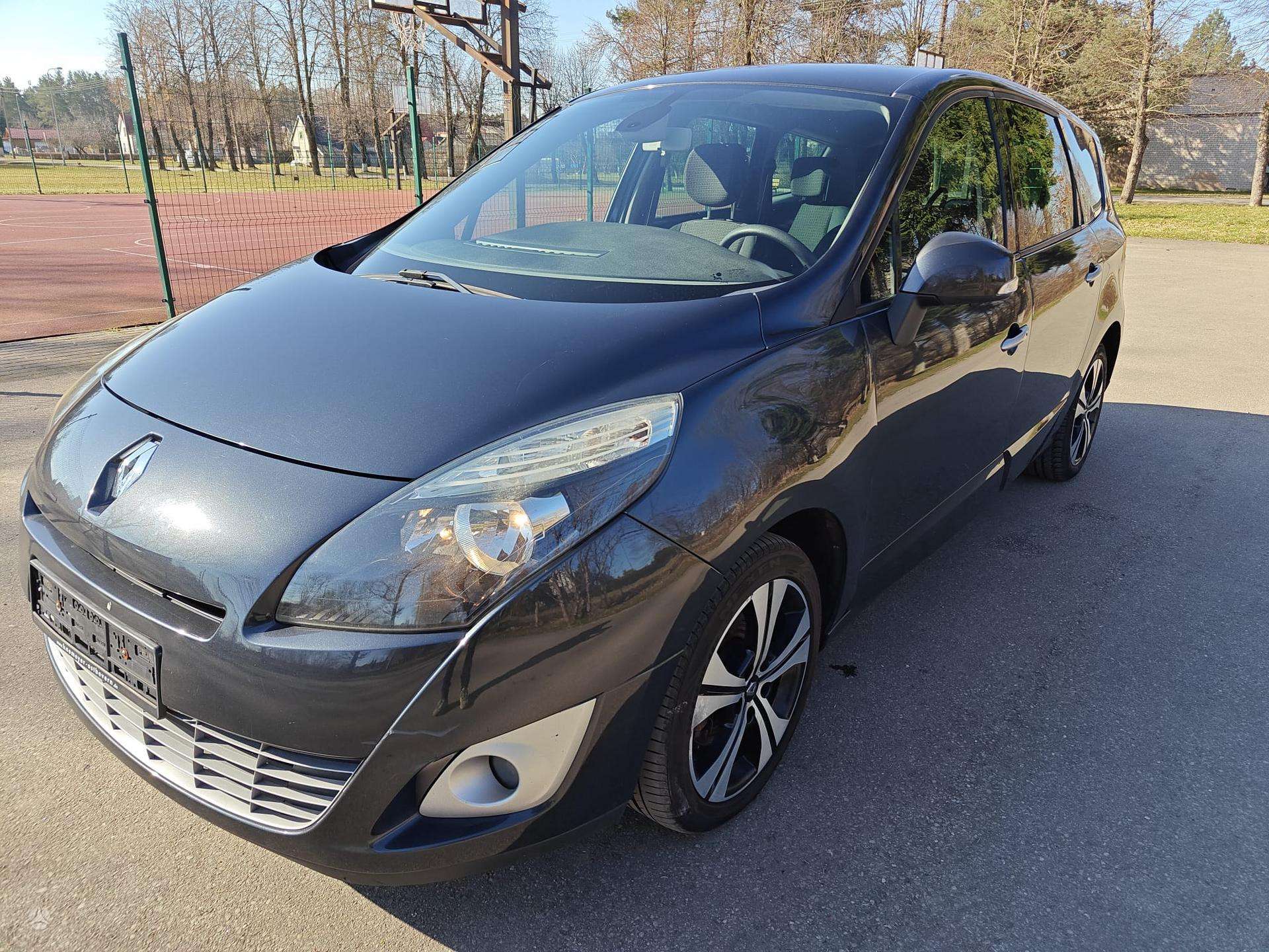 Renault Grand Scenic.