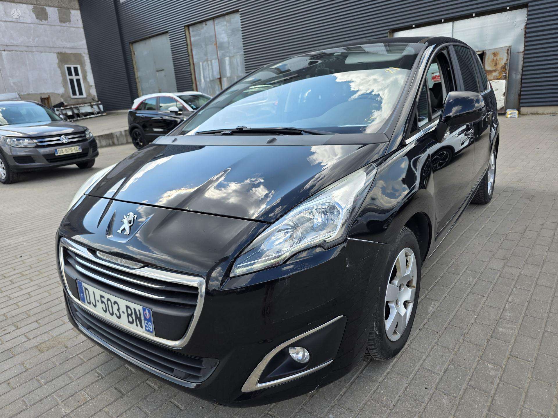 Peugeot 5008.