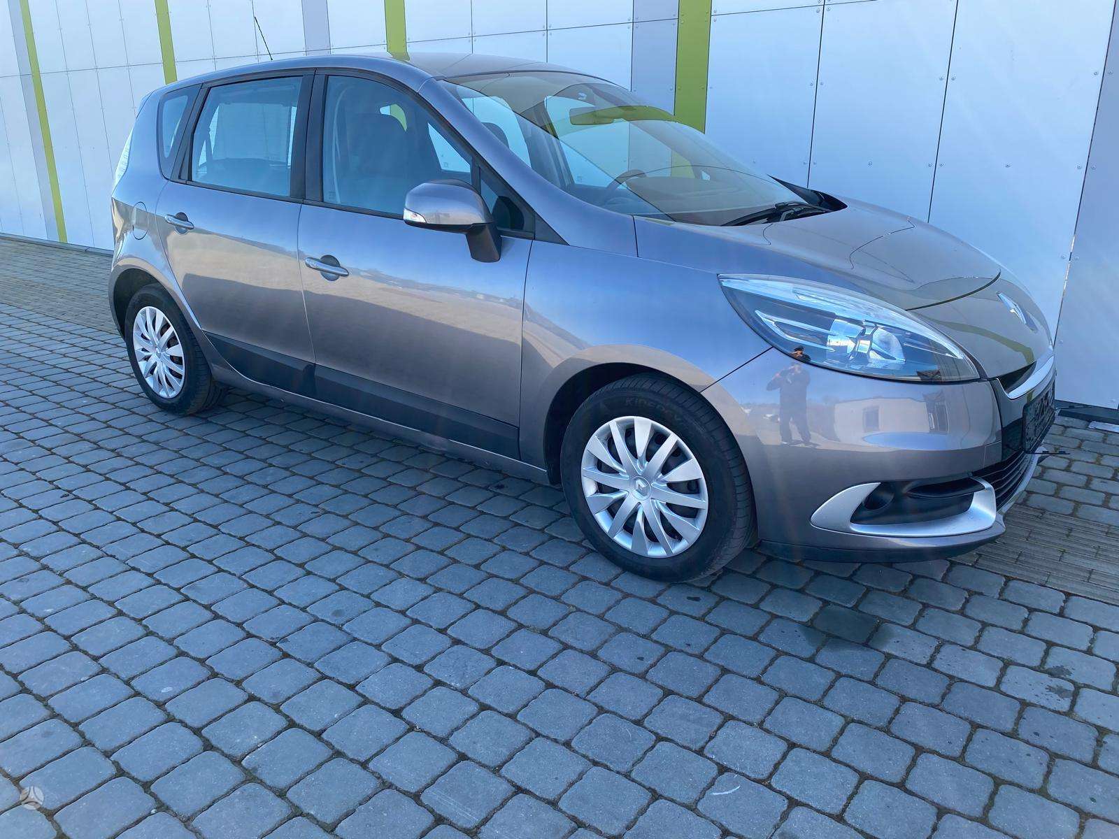 Renault Scenic.