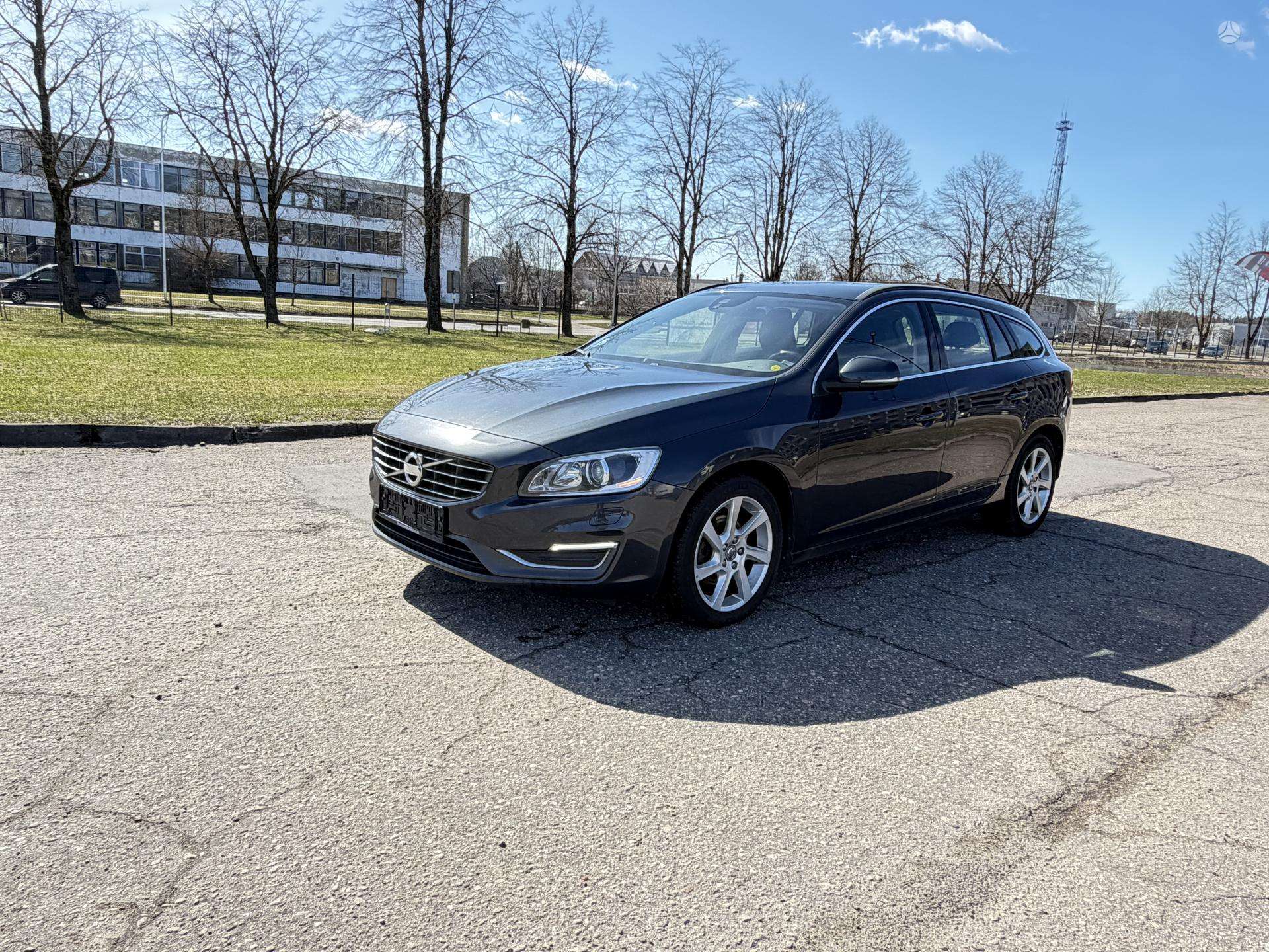 Volvo V60.