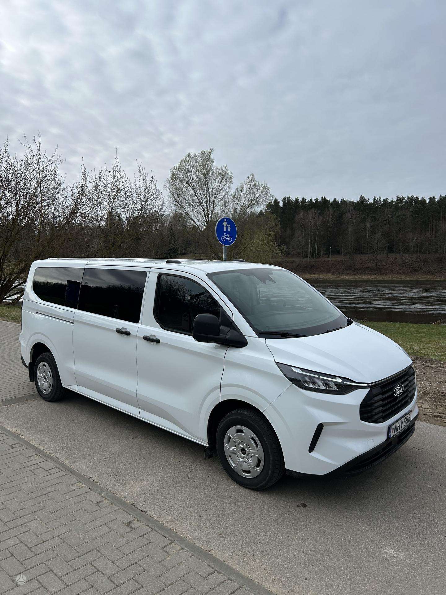 Ford Transit Custom.