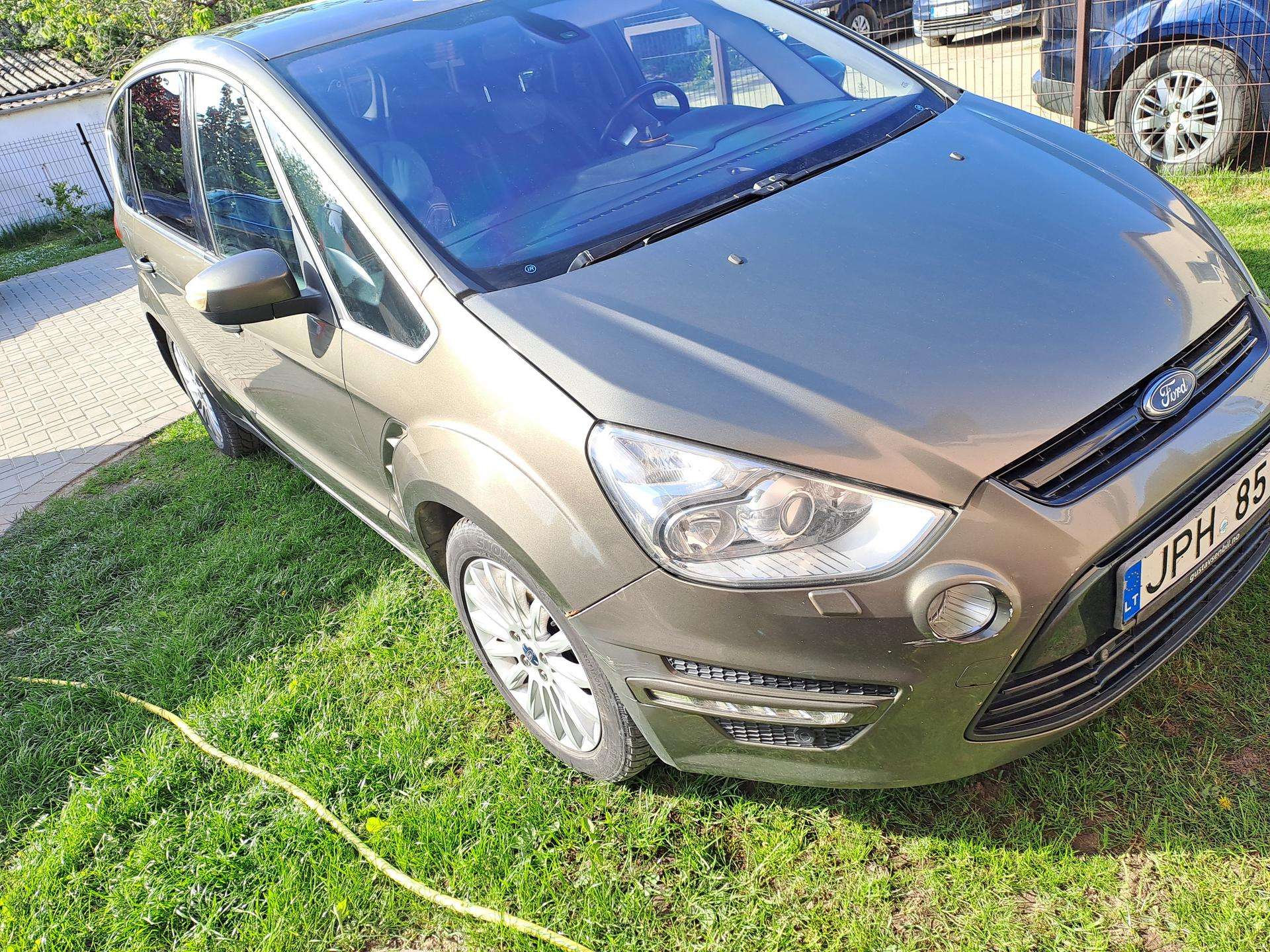 Ford S-MAX.