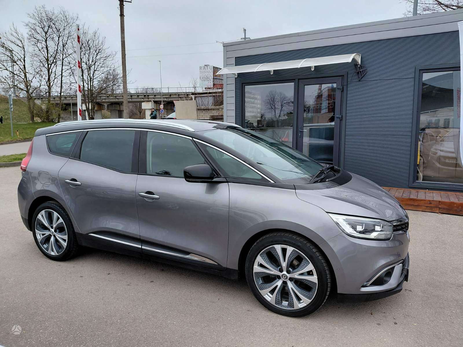 Renault Grand Scenic.