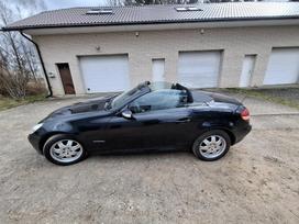 Mercedes-Benz SLK200.