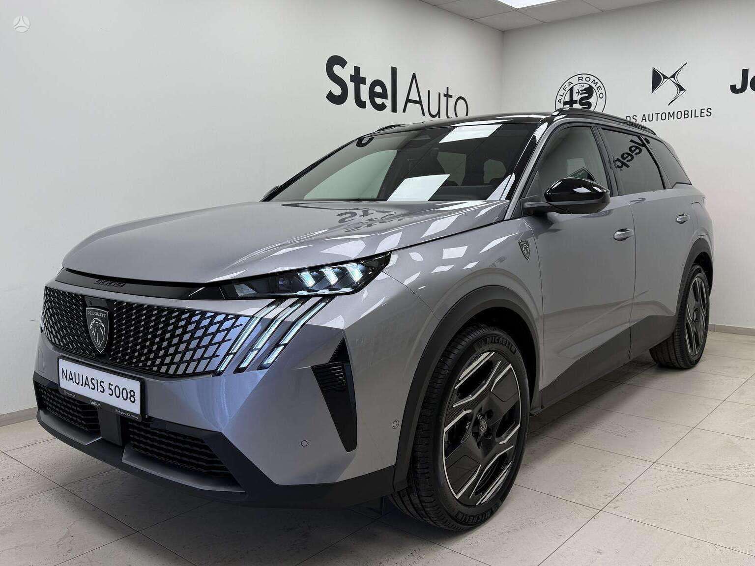 Peugeot 5008.