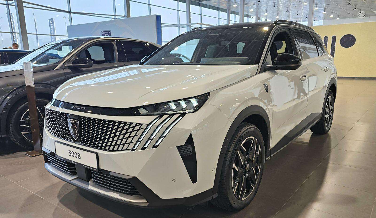 Peugeot 5008.