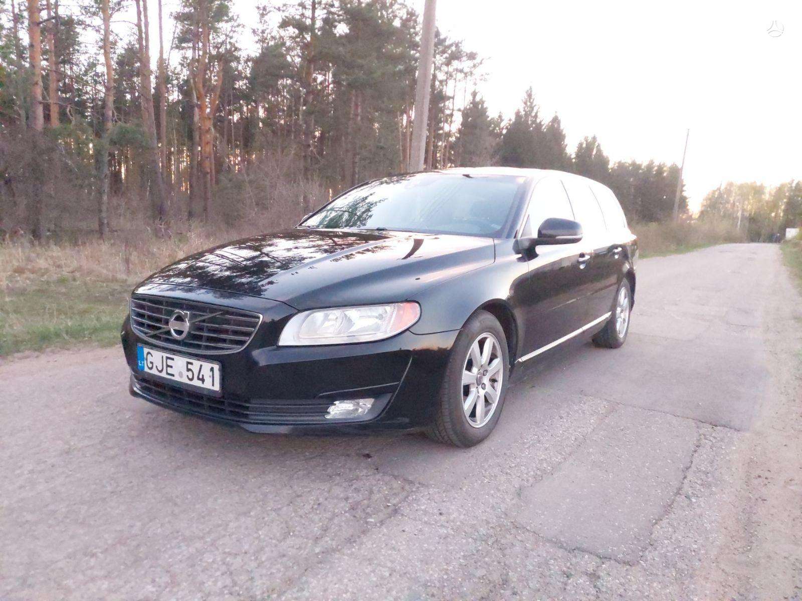 Volvo V70.