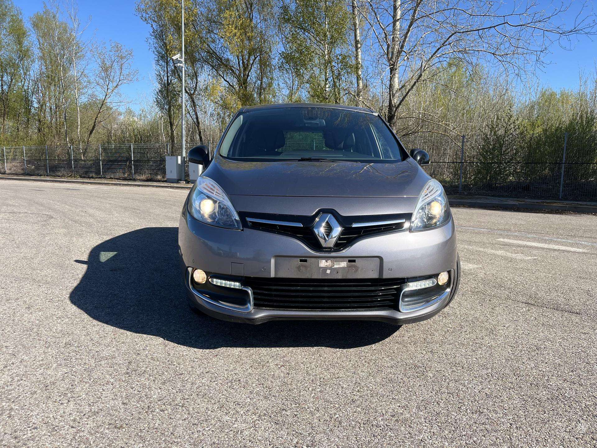 Renault Scenic.