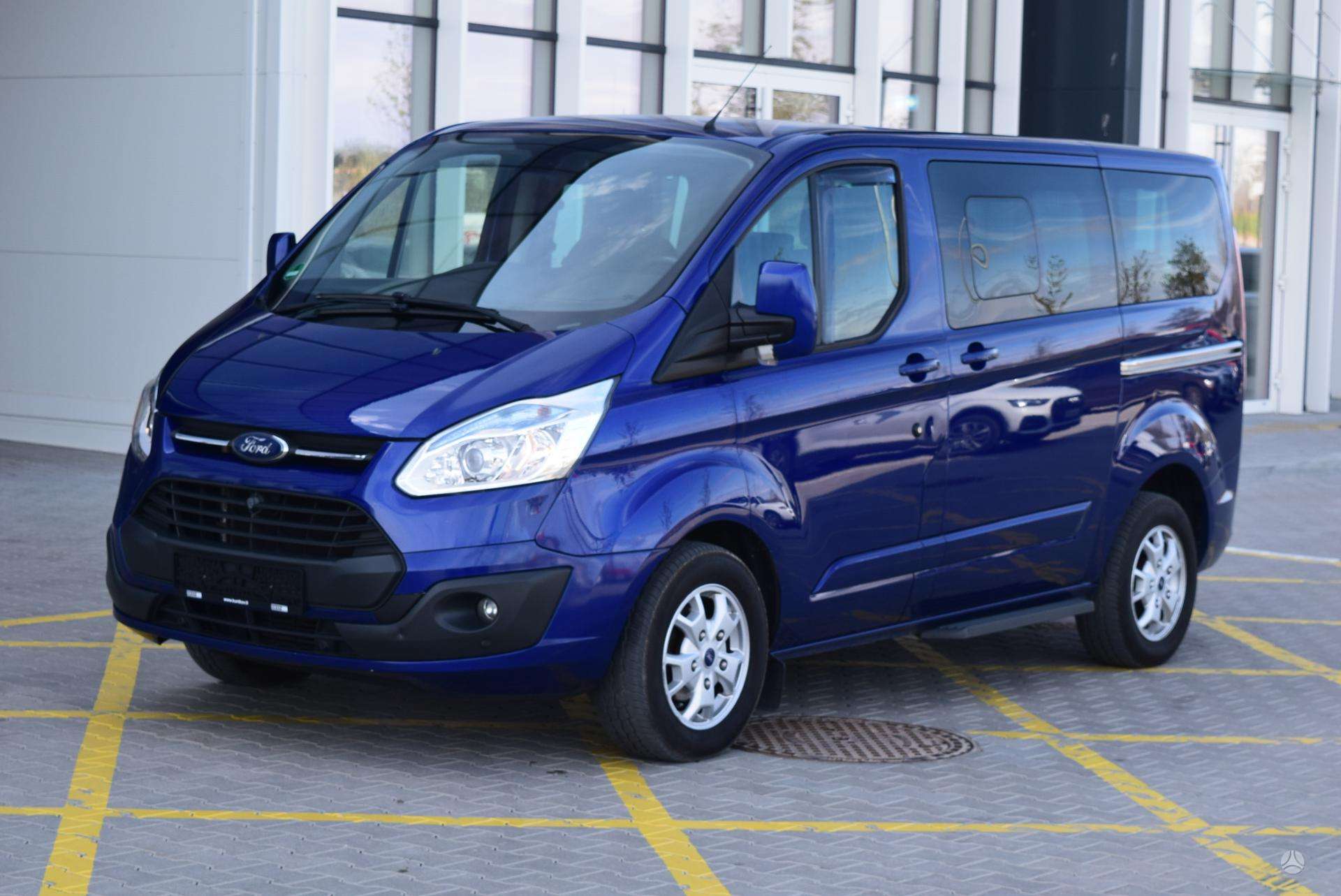 Ford Tourneo Custom.