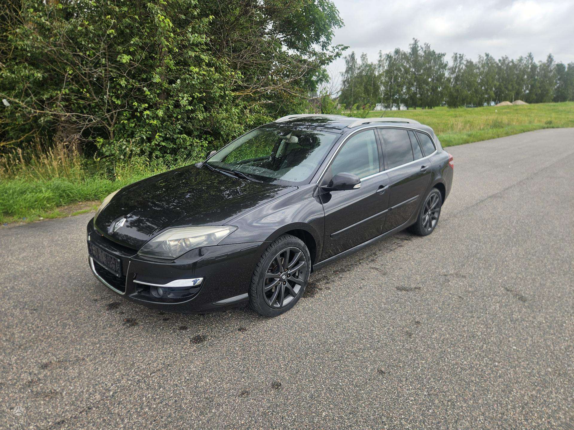 Renault Laguna.