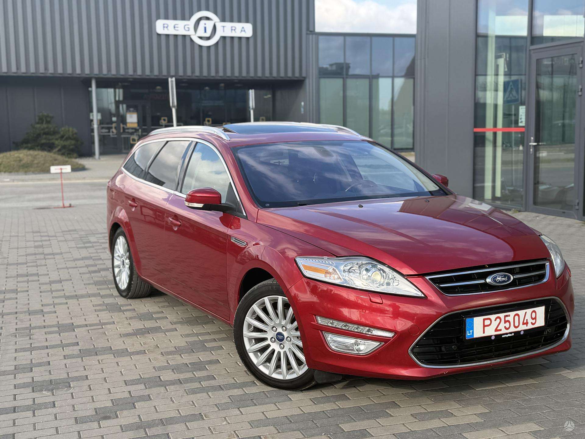 Ford Mondeo.