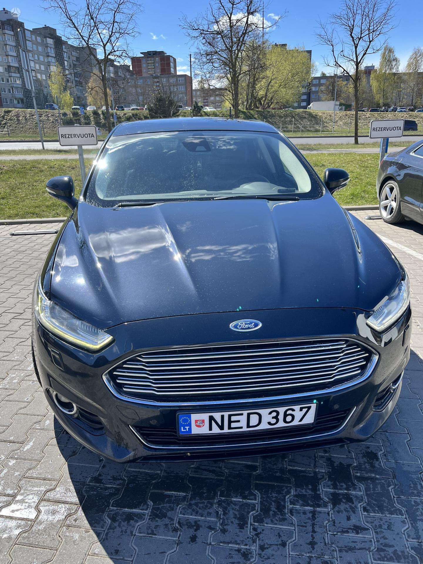 Ford Mondeo.