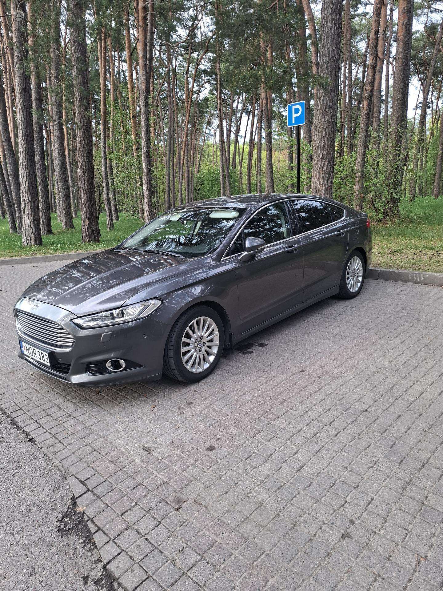Ford Mondeo.