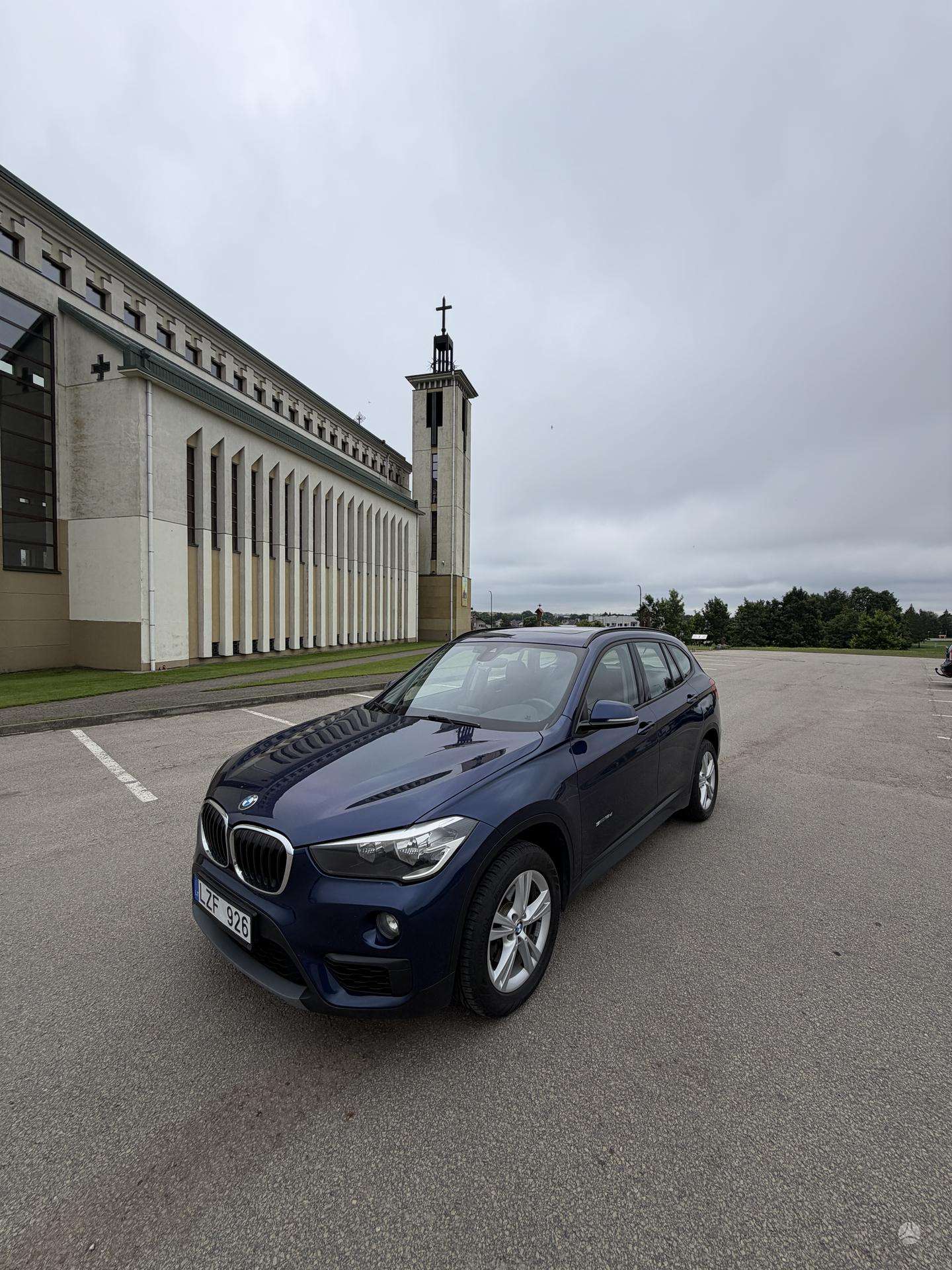 BMW X1.