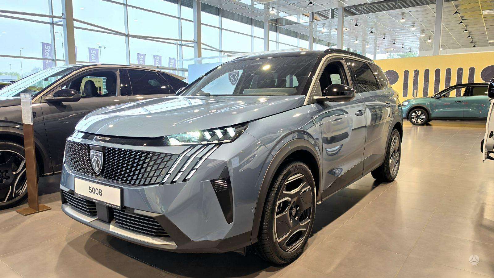 Peugeot 5008.