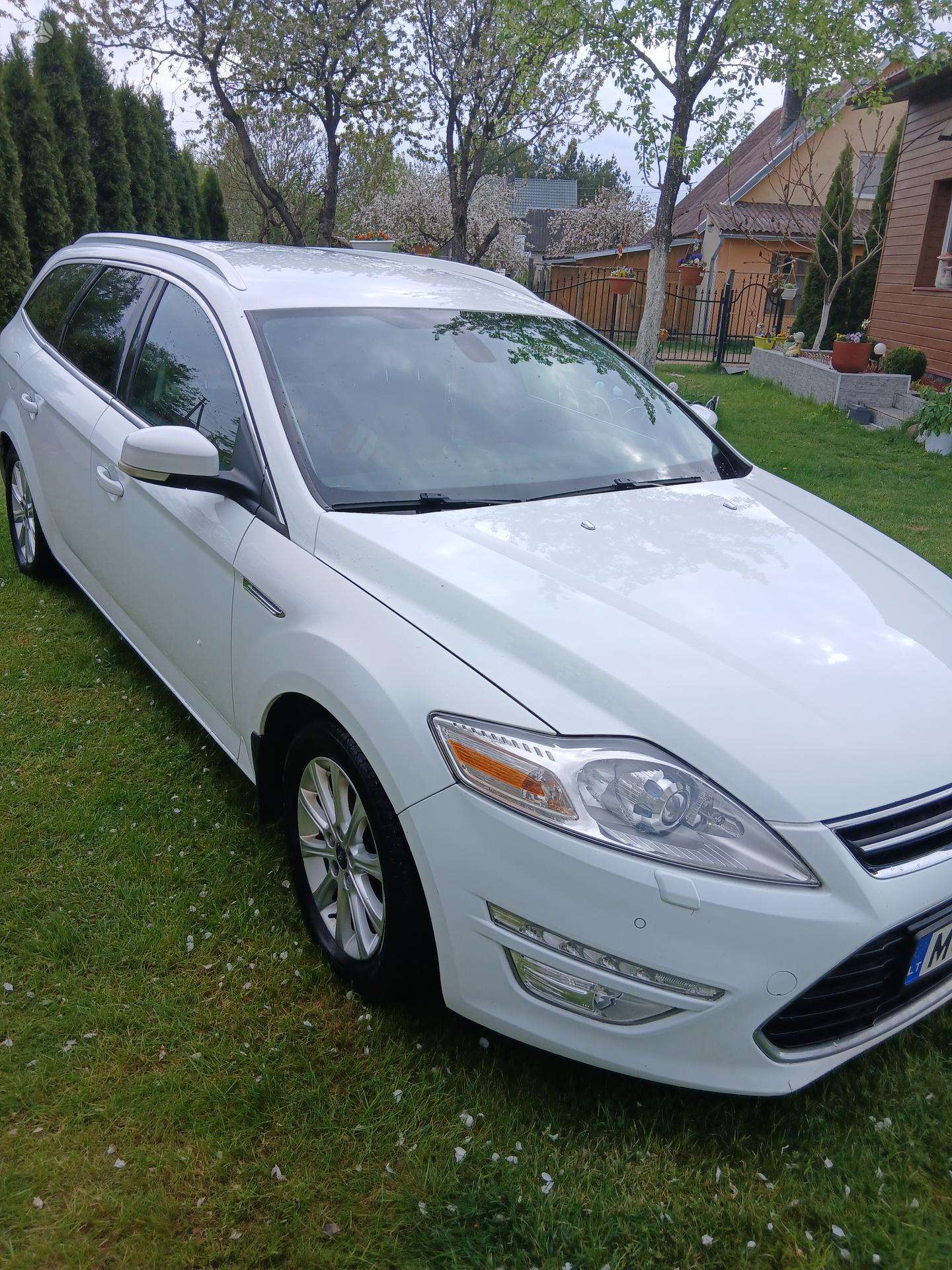 Ford Mondeo.