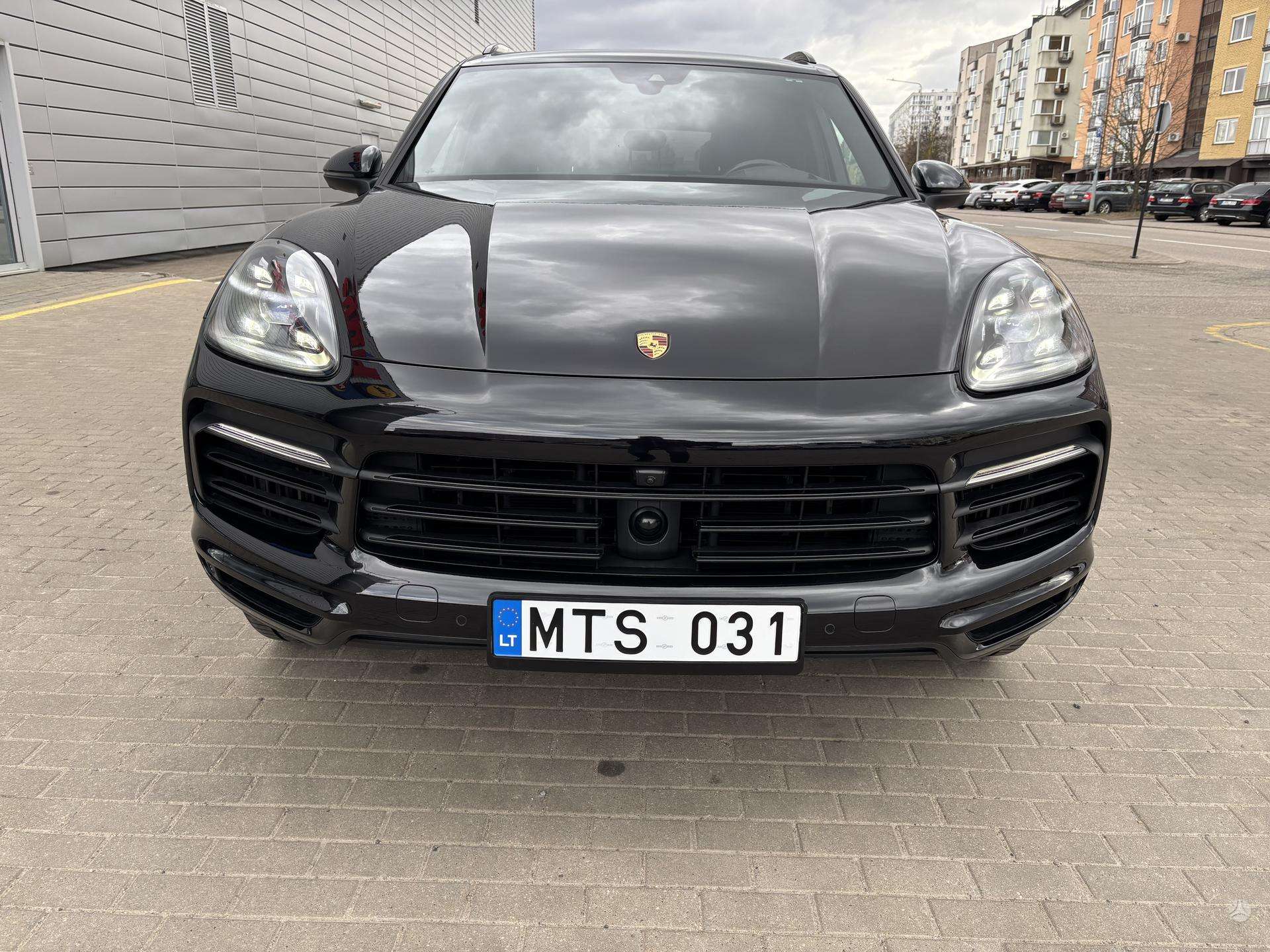 Porsche Cayenne.