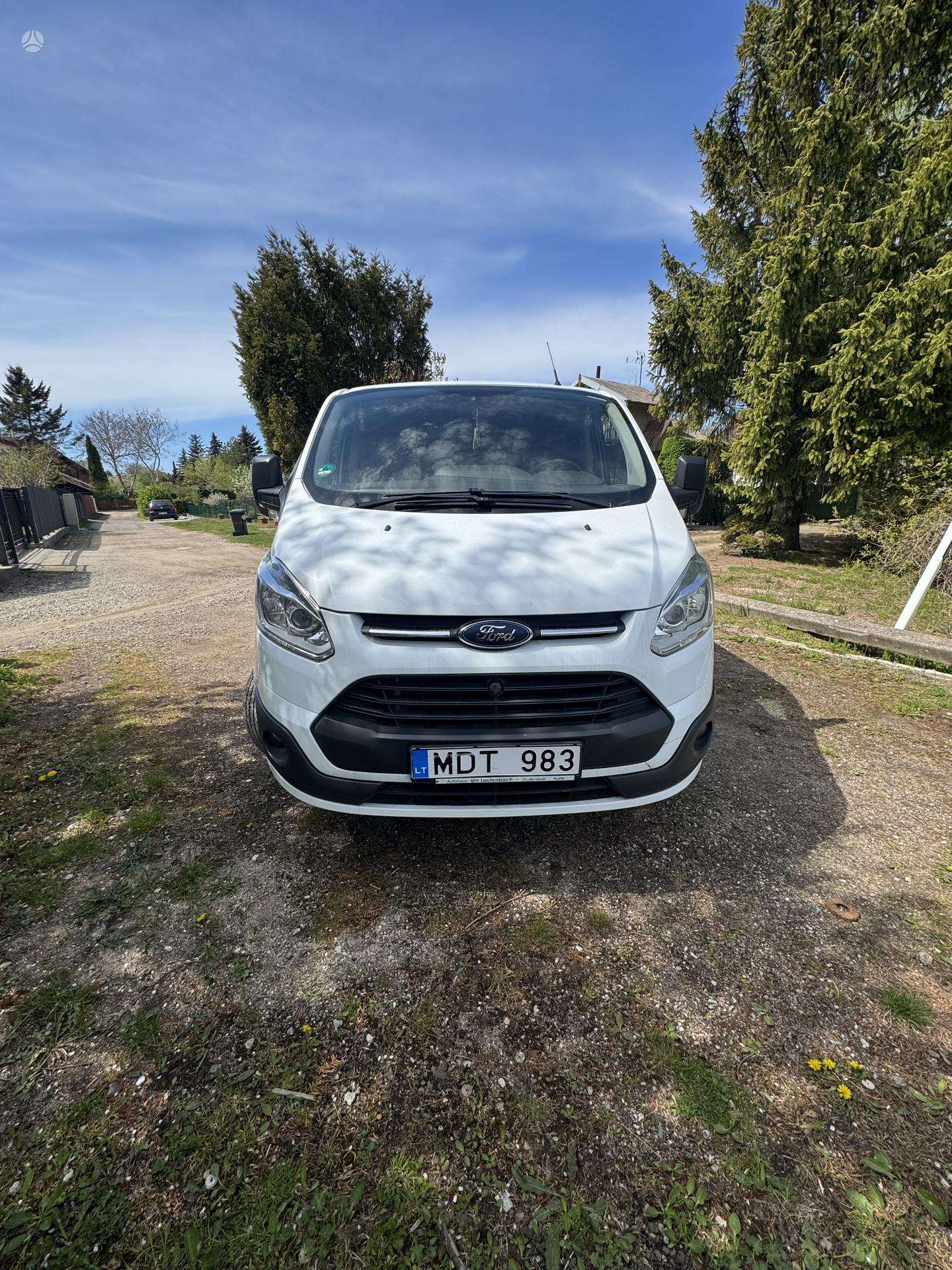 Ford Tourneo Custom.