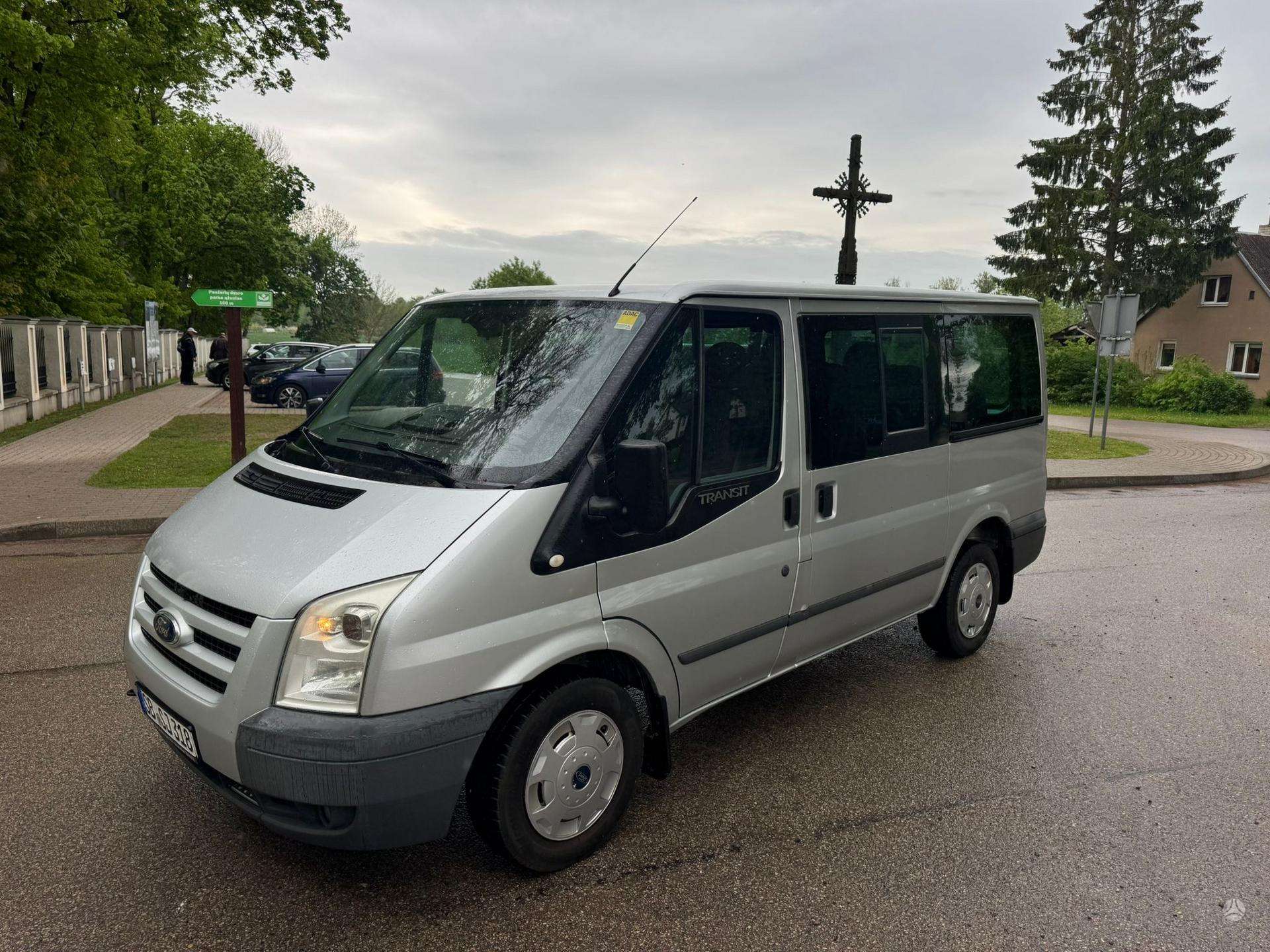Ford Tourneo Custom.