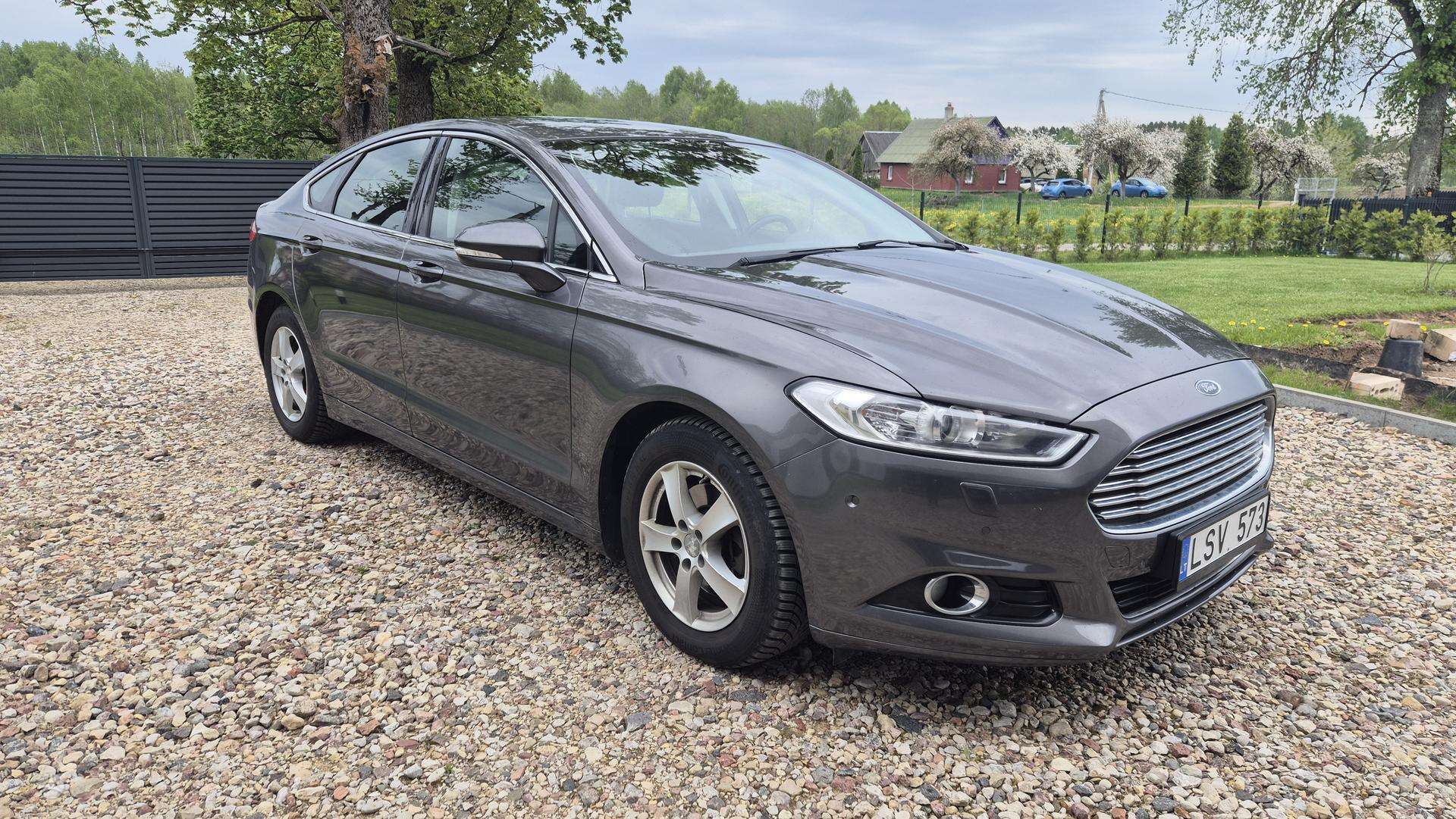 Ford Mondeo.