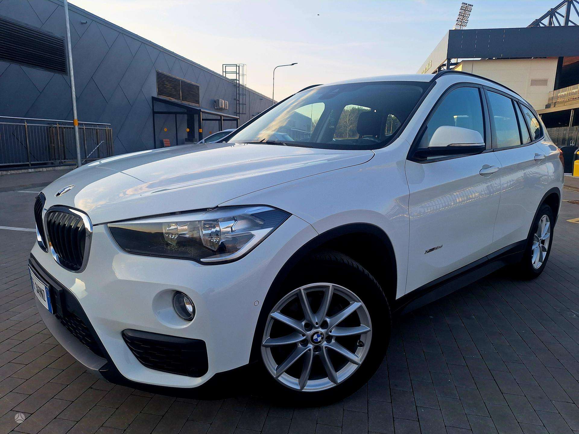 BMW X1.