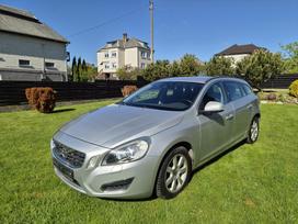 Volvo V60.