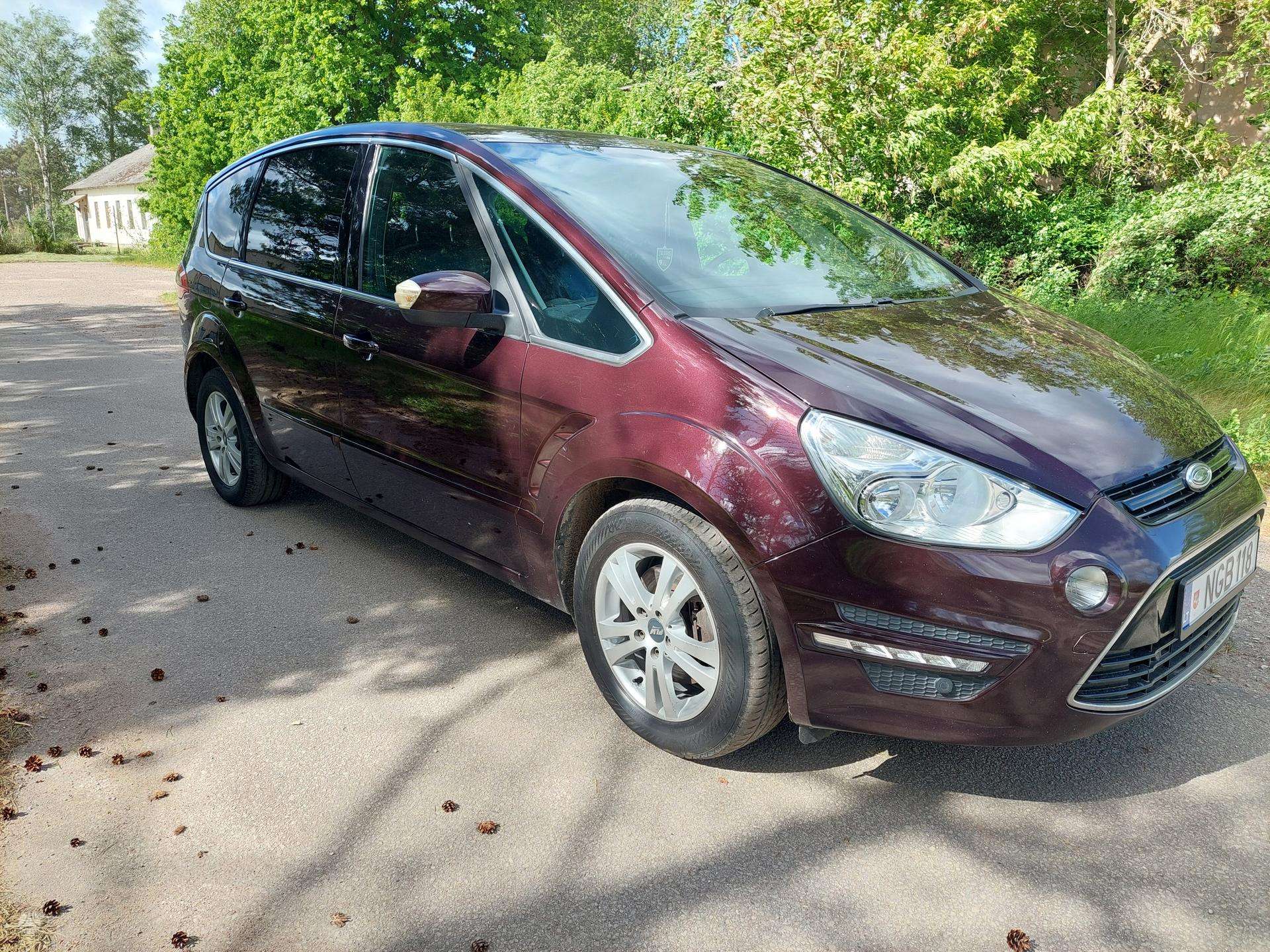 Ford S-MAX.