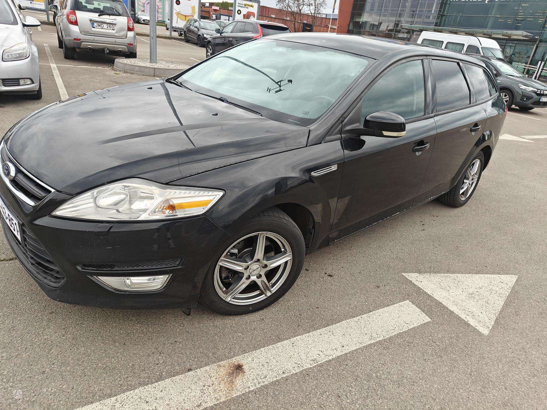 Ford Mondeo.
