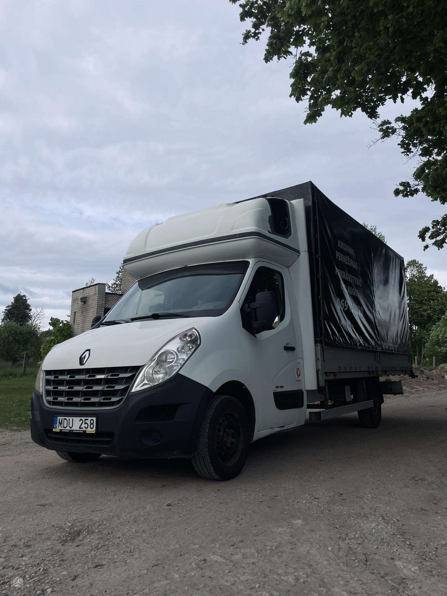Renault Master.