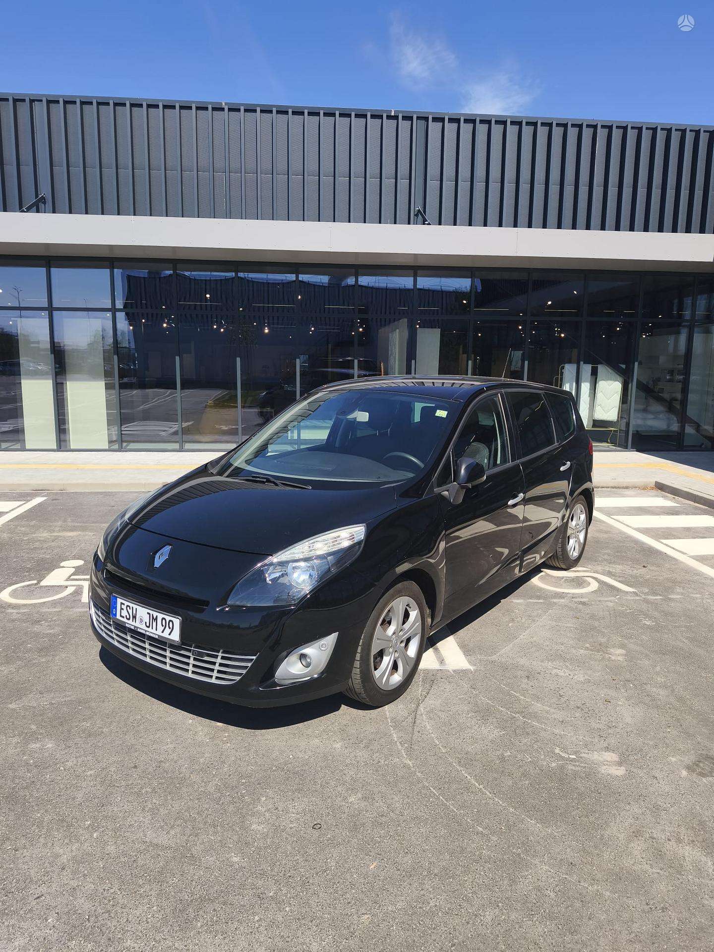 Renault Grand Scenic.
